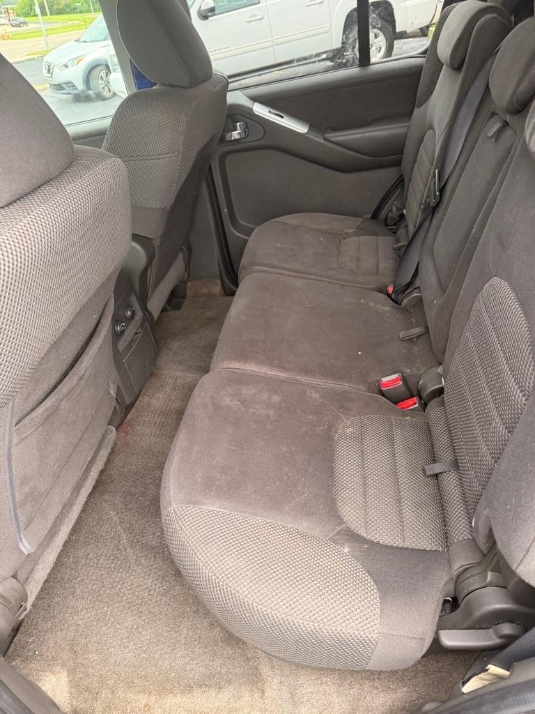 Nissan Pathfinder  2011