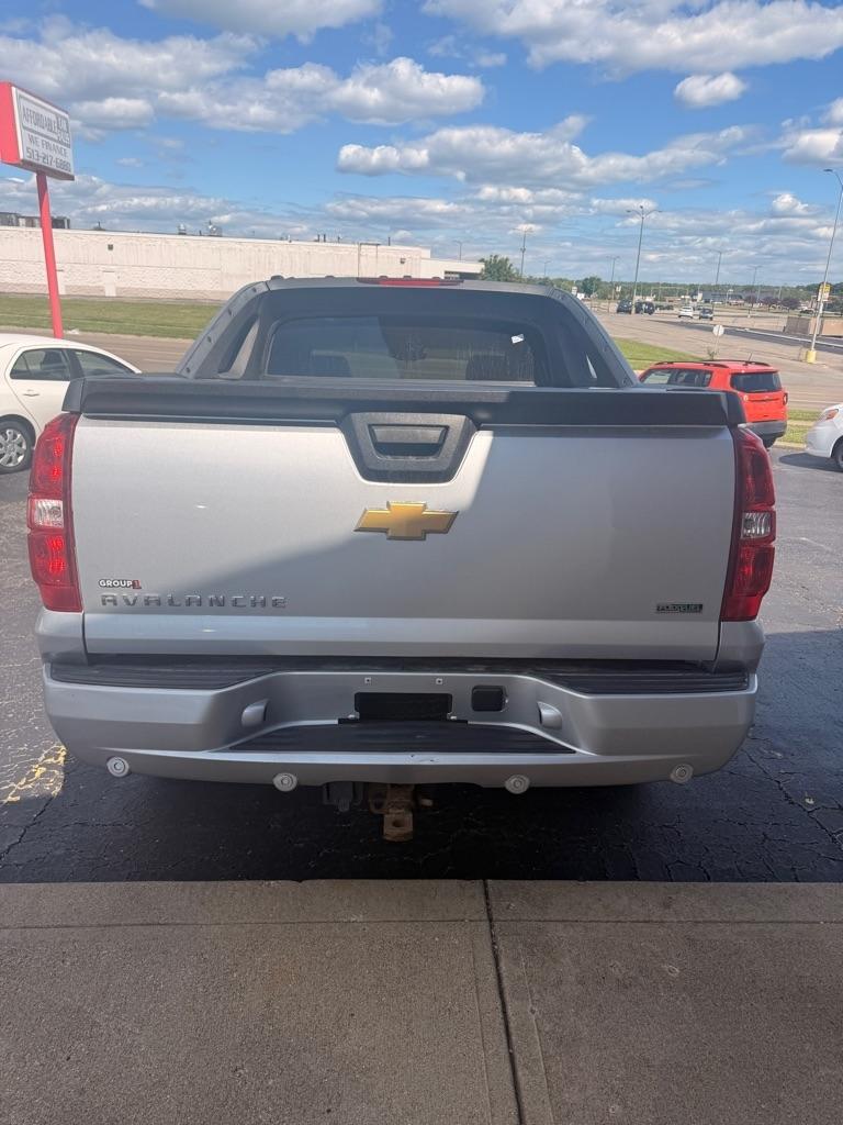 Chevrolet Avalanche  2012