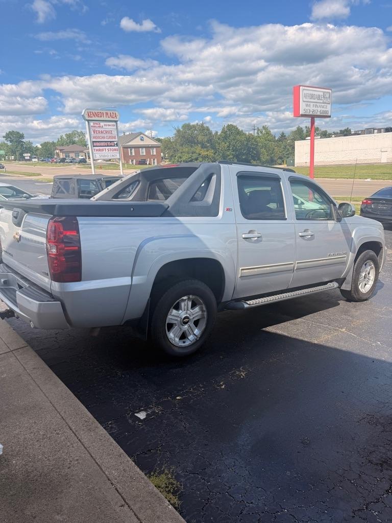 Chevrolet Avalanche  2012