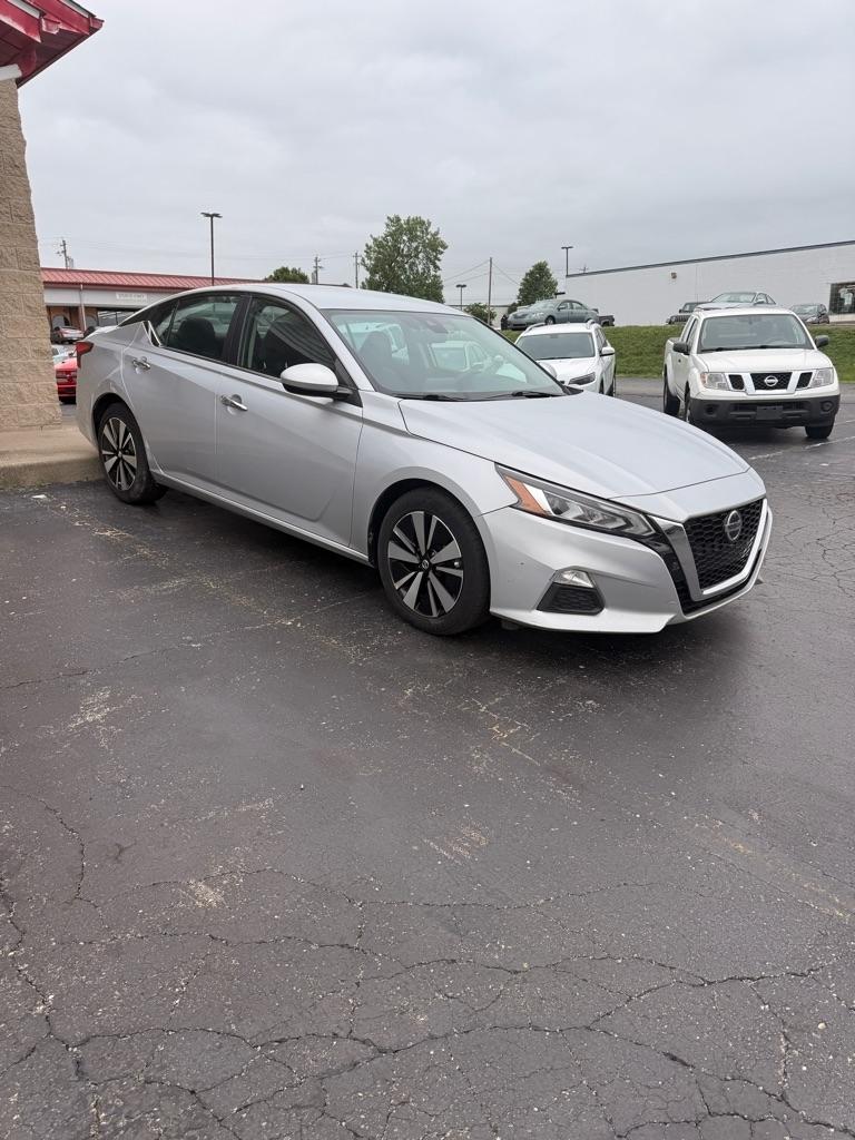 Nissan Altima  2021