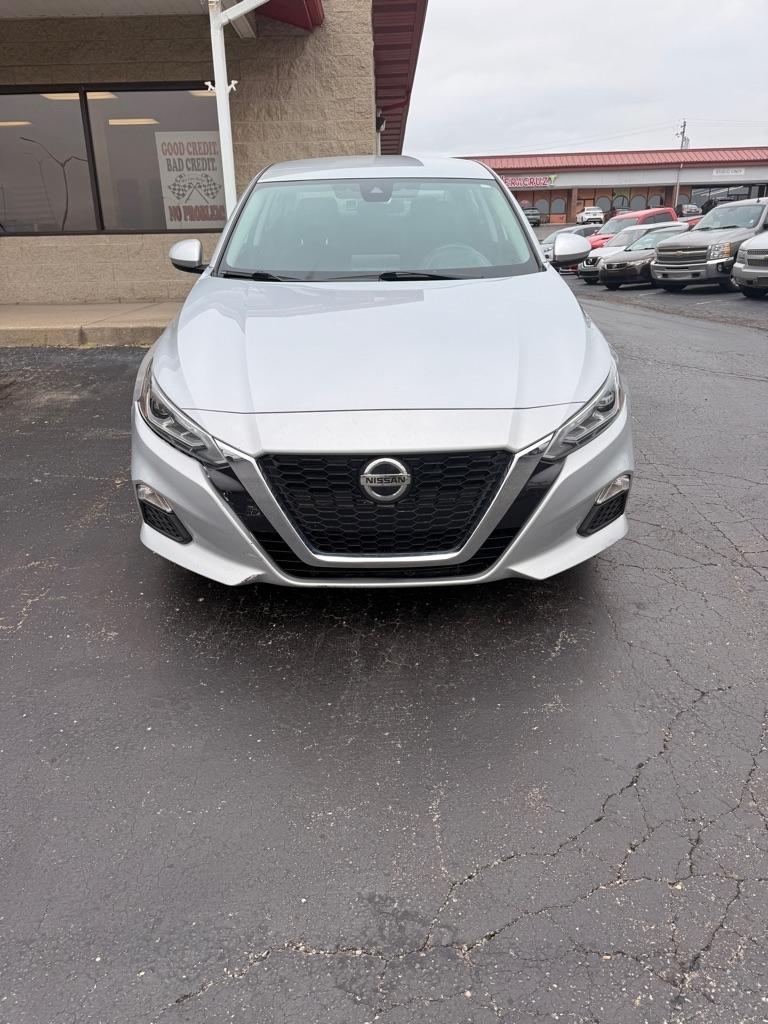 Nissan Altima  2021