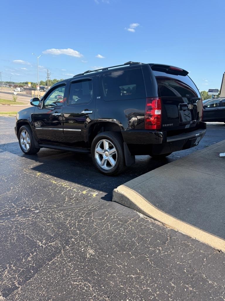 Chevrolet Tahoe  2011