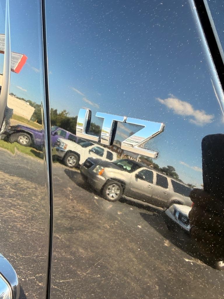 Chevrolet Tahoe  2011