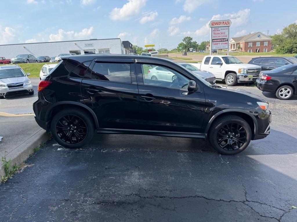 Mitsubishi Outlander Sport  2019