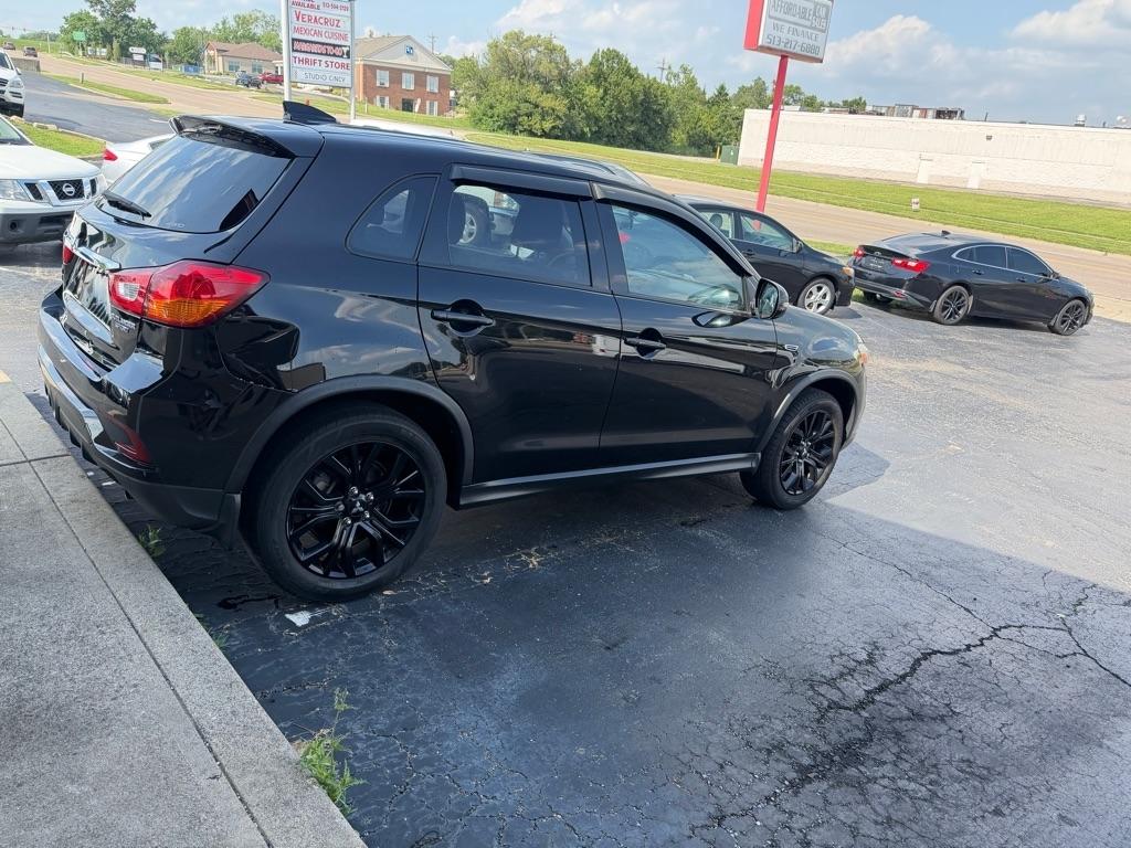 Mitsubishi Outlander Sport  2019