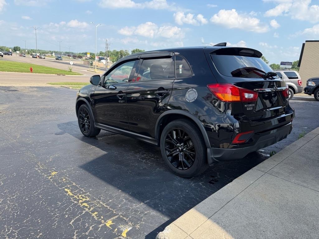 Mitsubishi Outlander Sport  2019