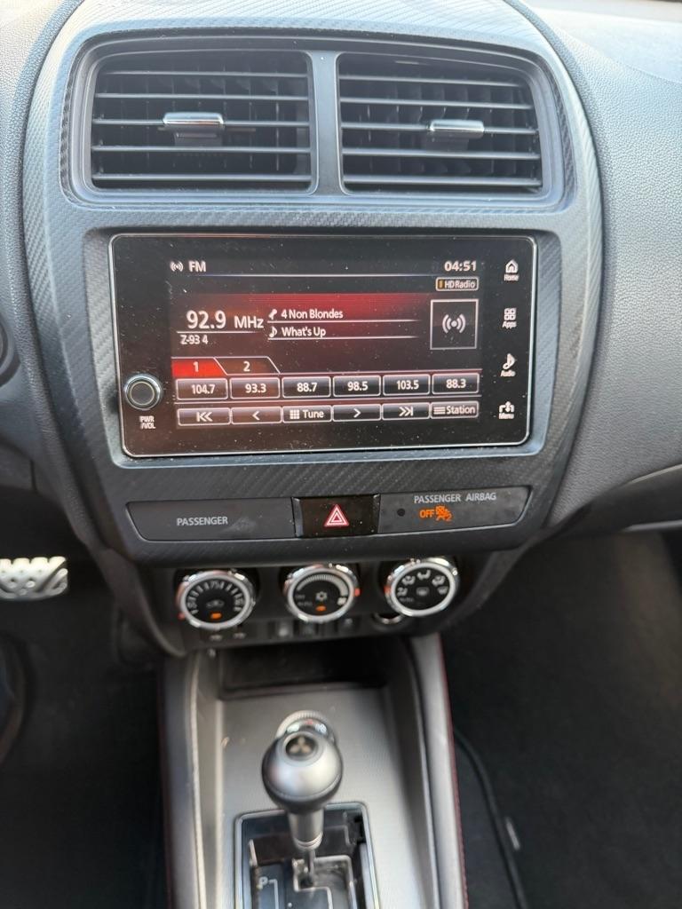 Mitsubishi Outlander Sport  2019