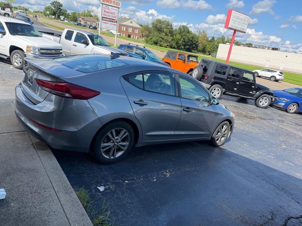 Hyundai Elantra  2018