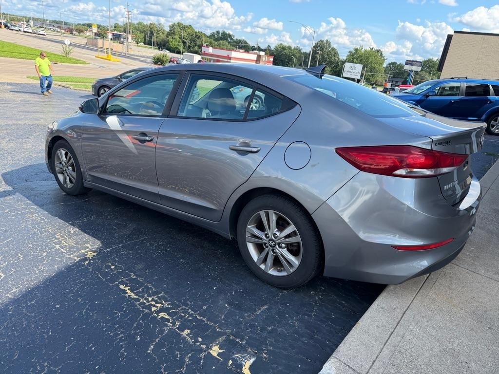Hyundai Elantra  2018