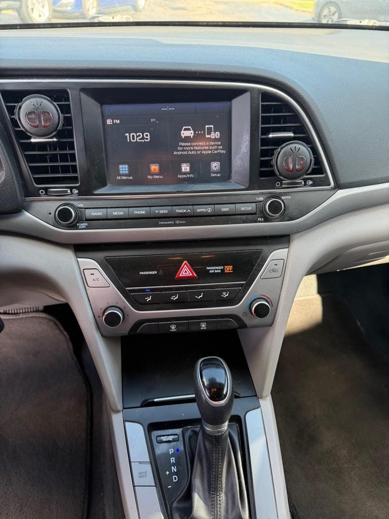 Hyundai Elantra  2018