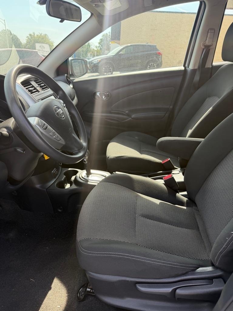 Nissan Versa  2019
