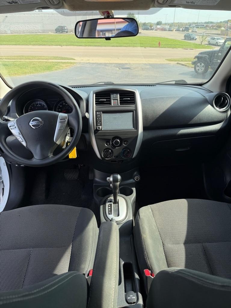 Nissan Versa  2019