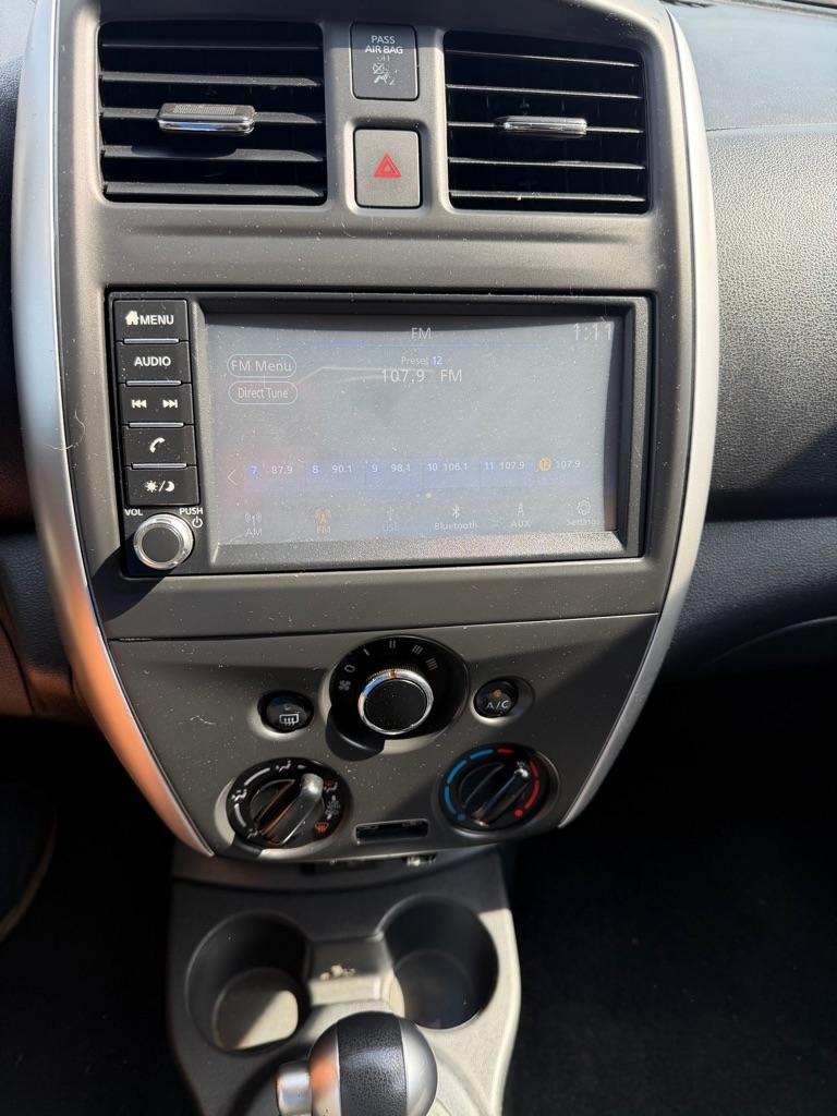 Nissan Versa  2019