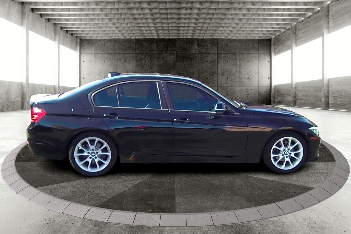 BMW 3-Series 320i Sedan 2014