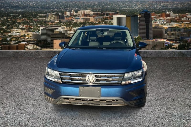 2019 Volkswagen Tiguan SEL R-Line photo 6