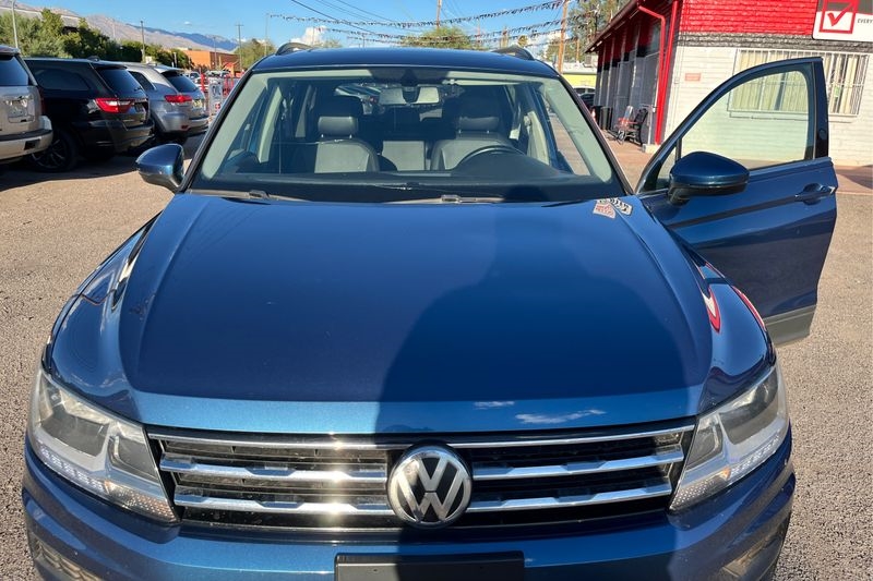 2019 Volkswagen Tiguan SEL R-Line photo 21