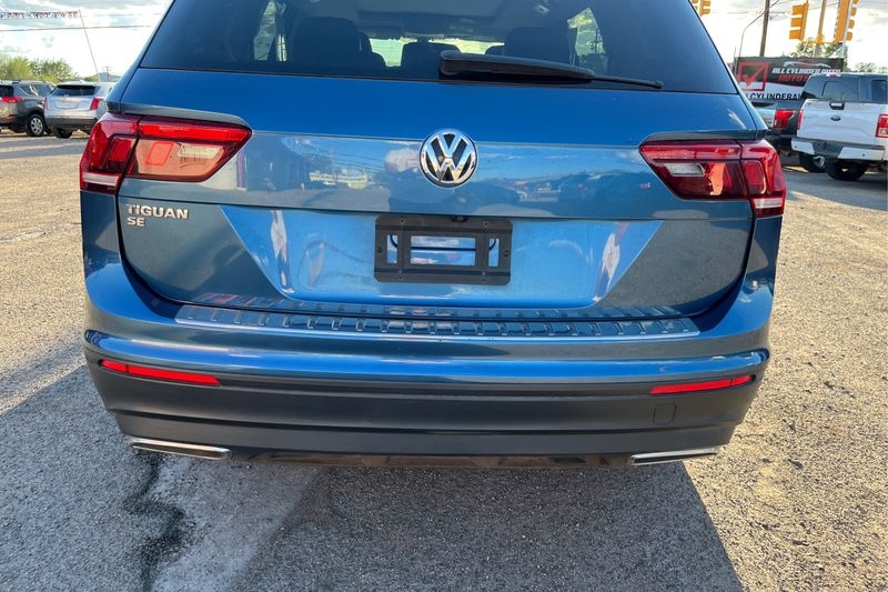 2019 Volkswagen Tiguan SEL R-Line photo 23
