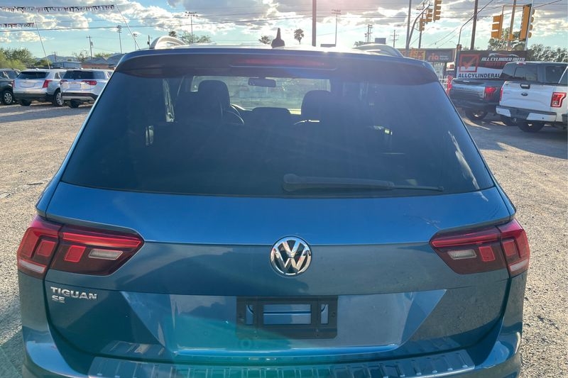 2019 Volkswagen Tiguan SEL R-Line photo 24