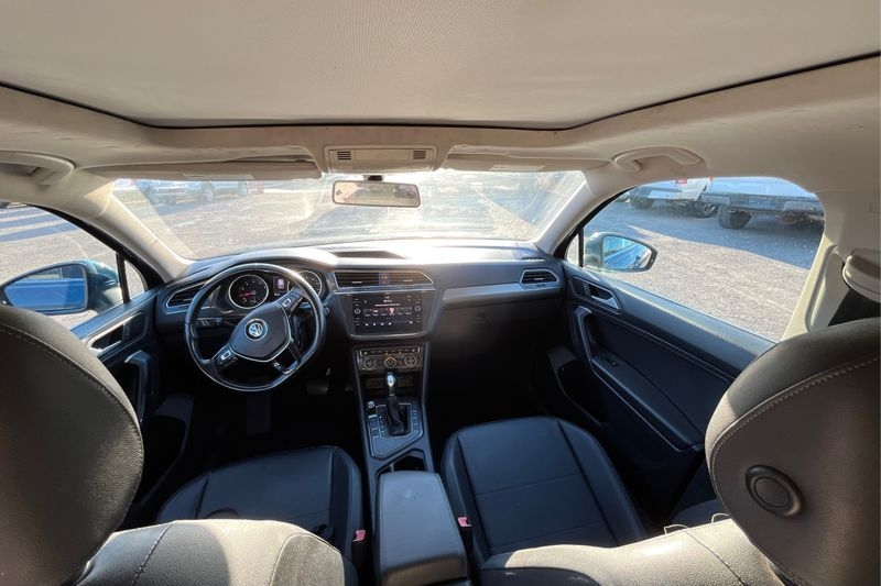 2019 Volkswagen Tiguan SEL R-Line photo 28