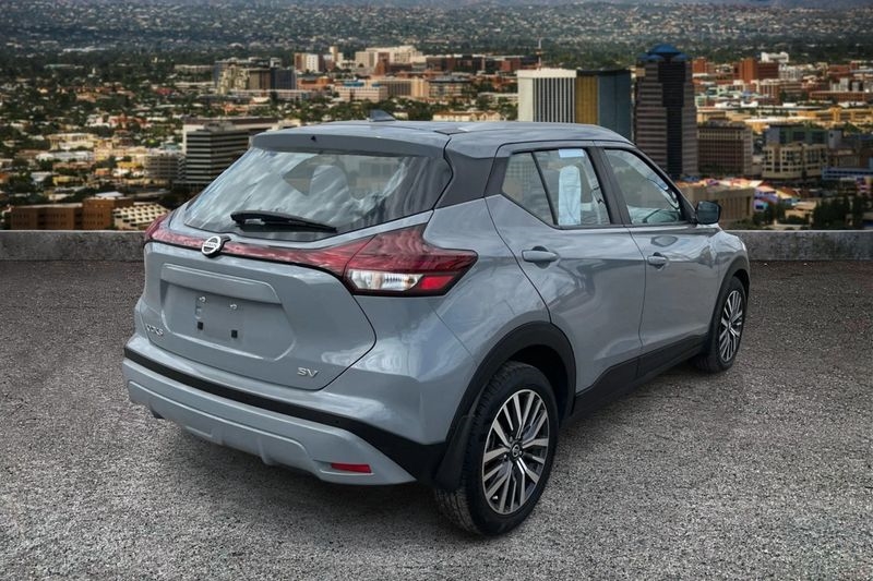 2021 Nissan Kicks SV photo 4