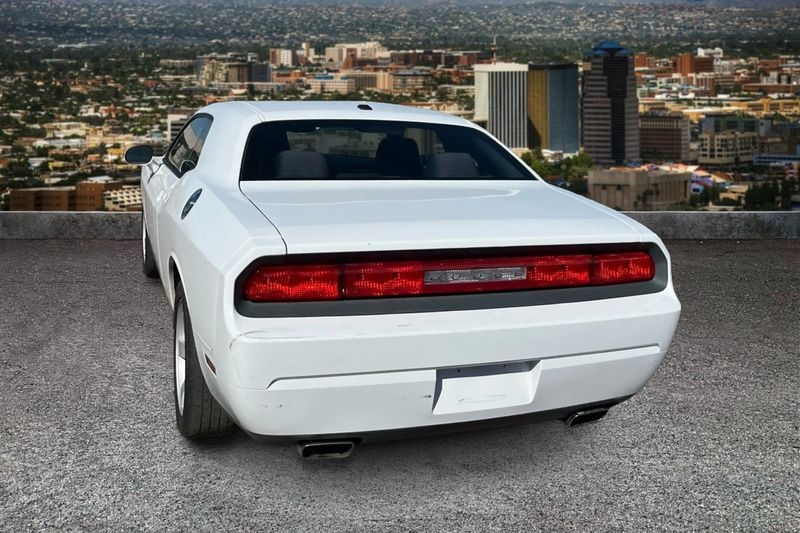 2014 Dodge Challenger SXT photo 6