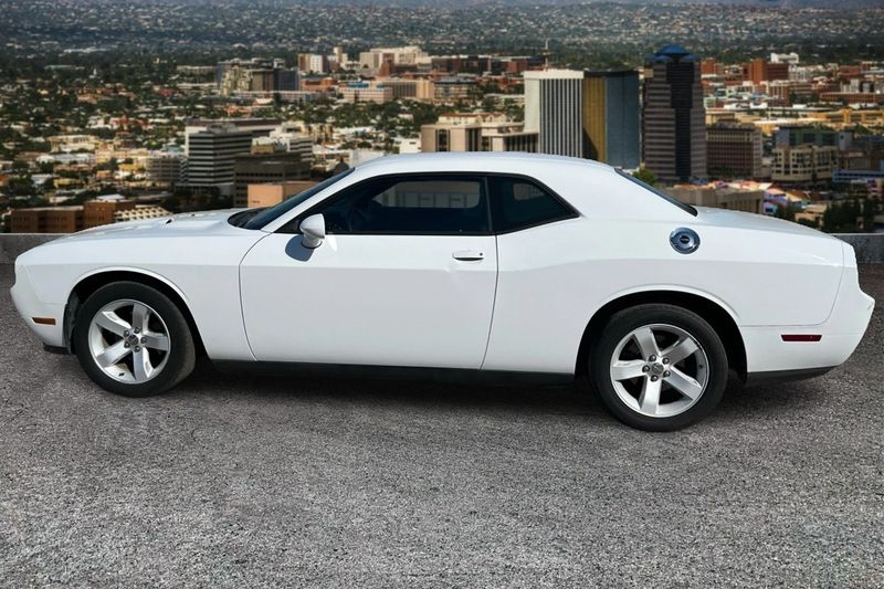 2014 Dodge Challenger SXT photo 7