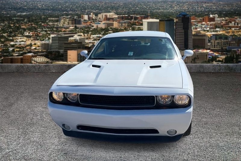 2014 Dodge Challenger SXT photo 8