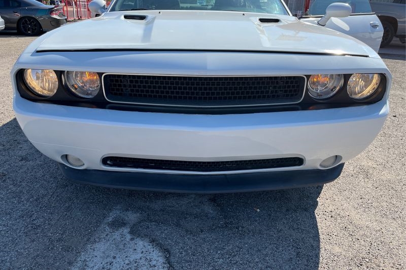 2014 Dodge Challenger SXT photo 19