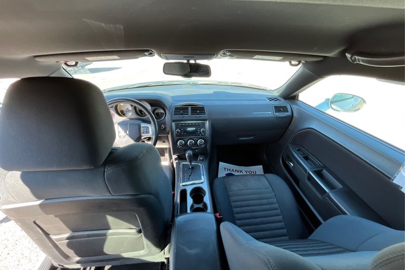 2014 Dodge Challenger SXT photo 27
