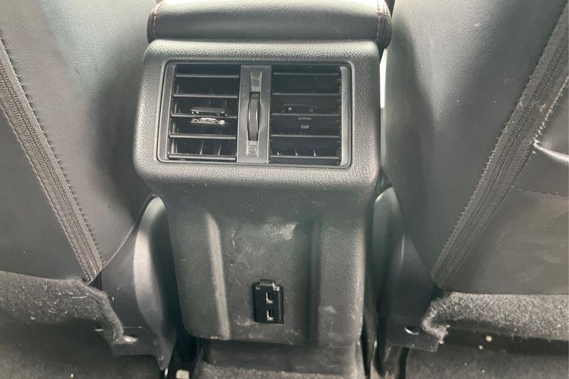 Mitsubishi Outlander  2020