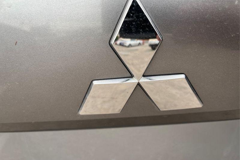 Mitsubishi Outlander  2020
