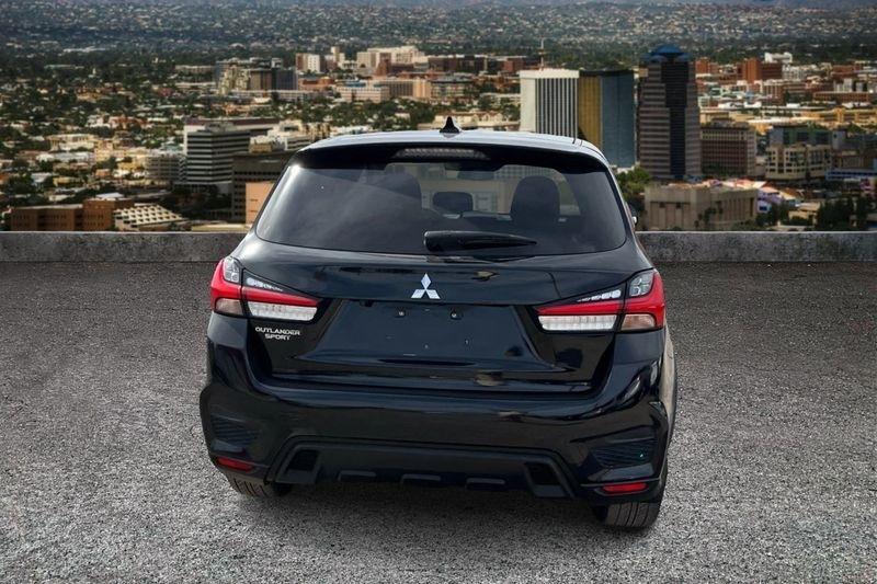 Mitsubishi Outlander Sport  2022