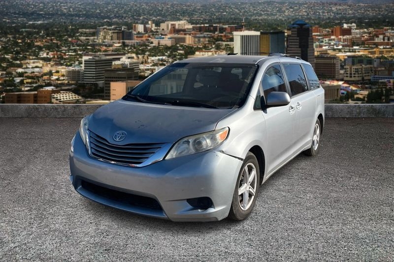 2017 Toyota Sienna LE 8 Passenger