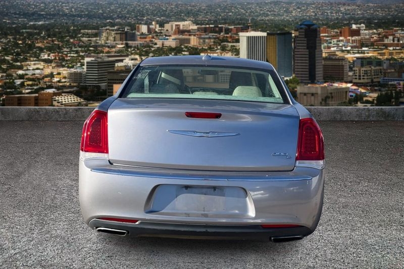 Chrysler 300  2016