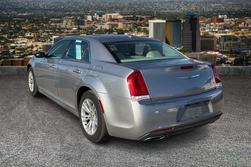 Chrysler 300  2016