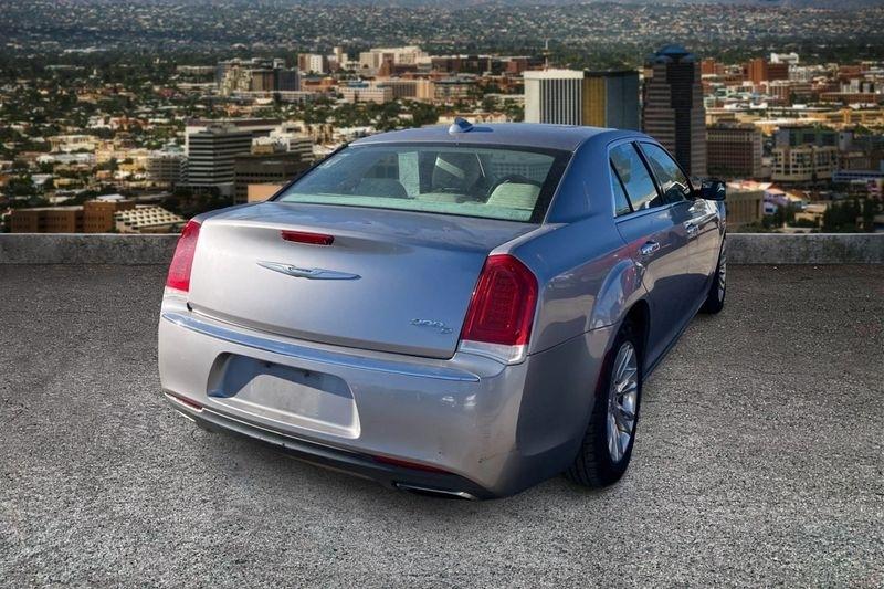 Chrysler 300  2016