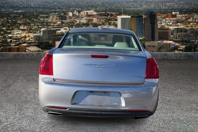 Chrysler 300  2016