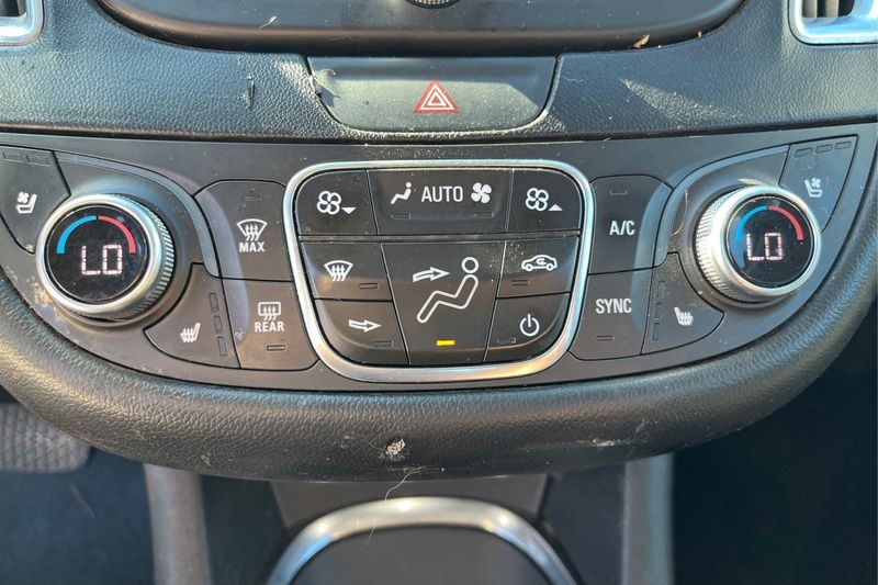 Chevrolet Malibu  2017