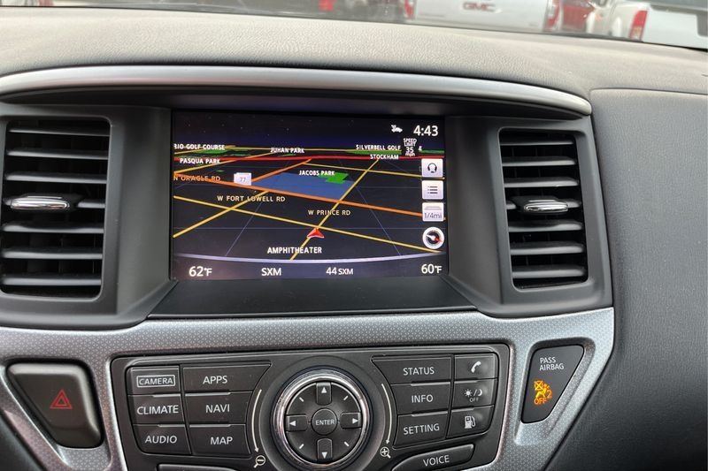 Nissan Pathfinder  2020