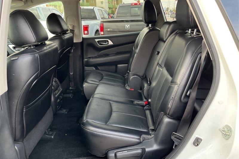 Nissan Pathfinder  2020