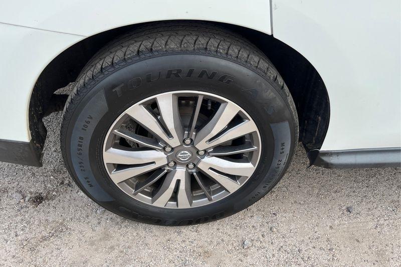 Nissan Pathfinder  2020