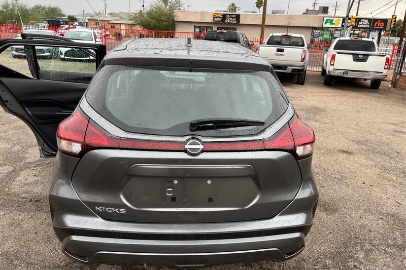 Nissan Kicks  2023