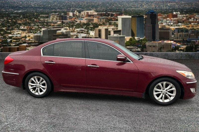 Hyundai Genesis  2013