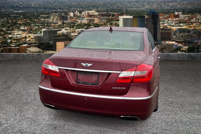 Hyundai Genesis  2013