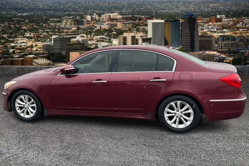 Hyundai Genesis  2013