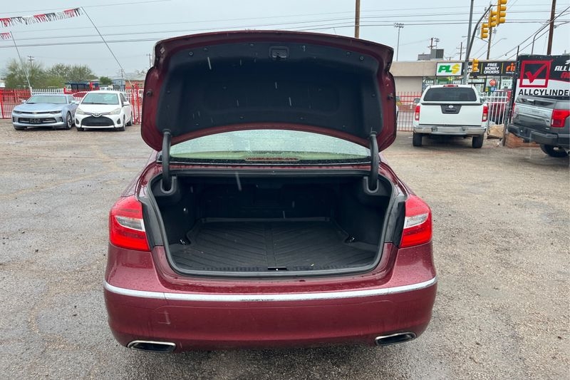 Hyundai Genesis  2013