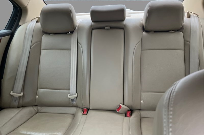 Hyundai Genesis  2013