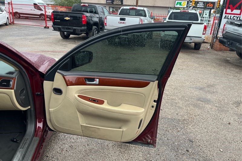 Hyundai Genesis  2013