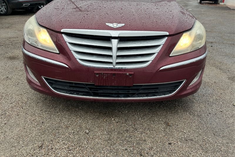 Hyundai Genesis  2013