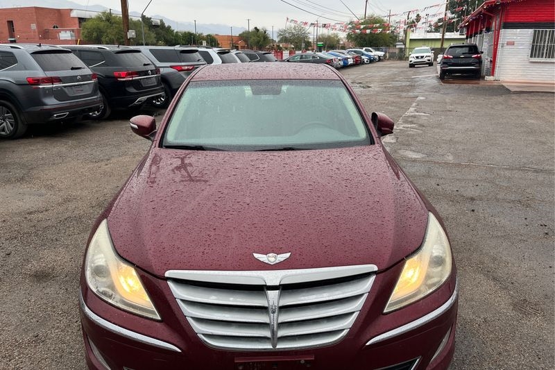 Hyundai Genesis  2013